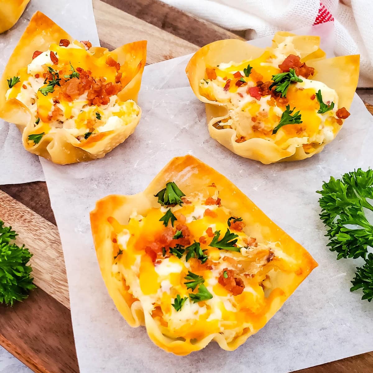Cheesy Ranch Chicken Wonton Cups