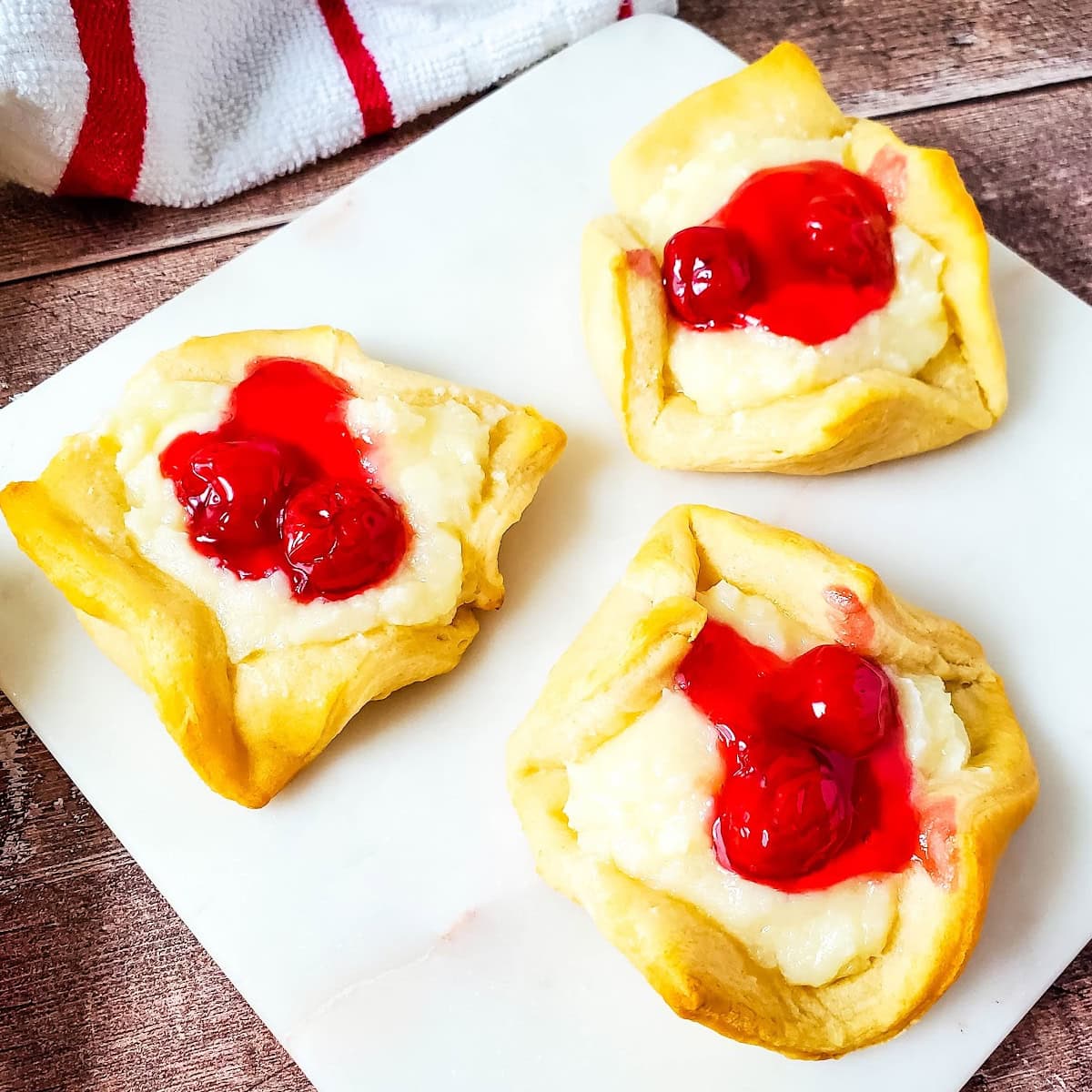 cherry cheesecake crescent pastries featured image