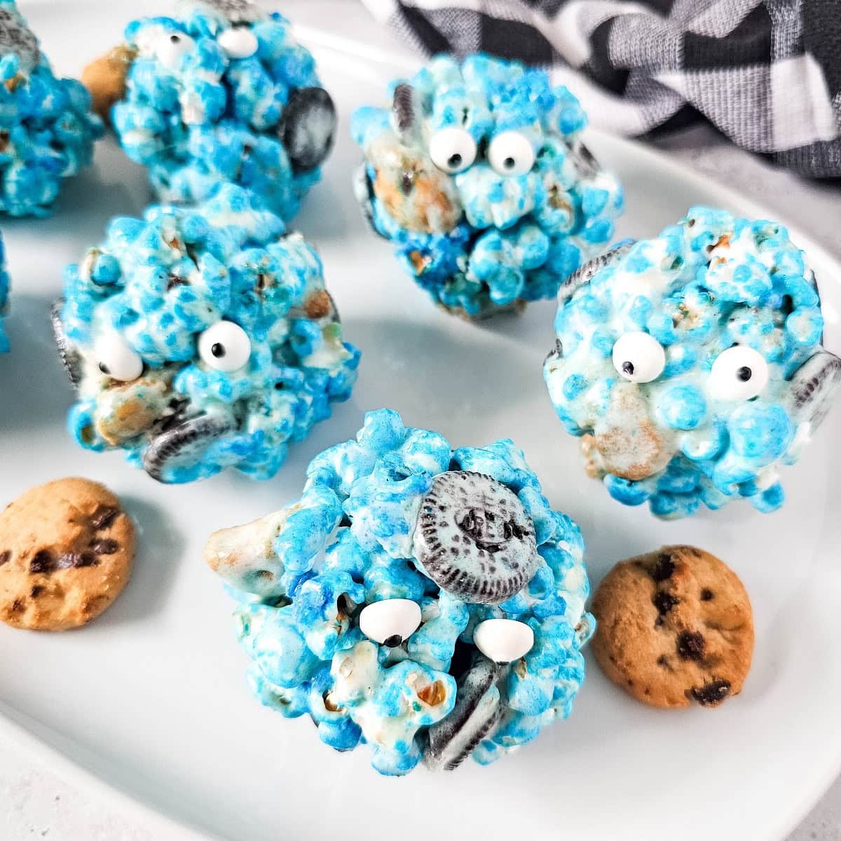 cookie monster popcorn balls featured image