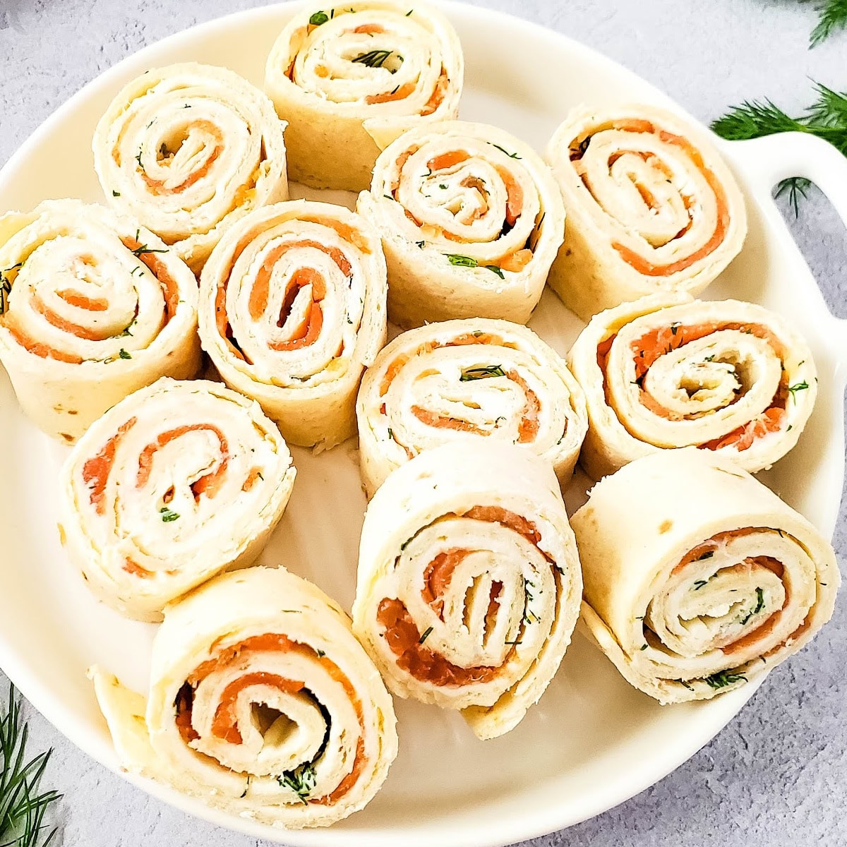 smoked salmon pinwheels featured image