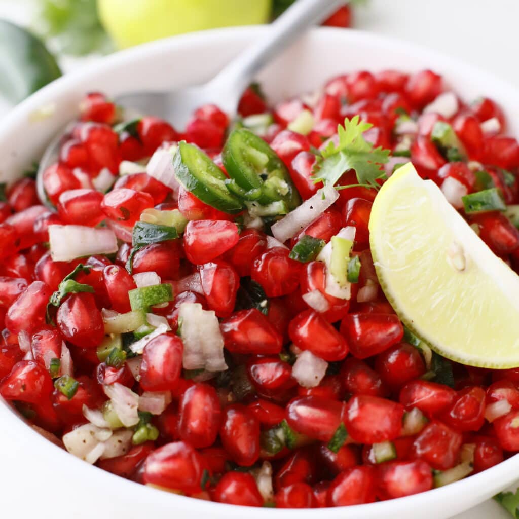 photo of the finished pomegranate salsa