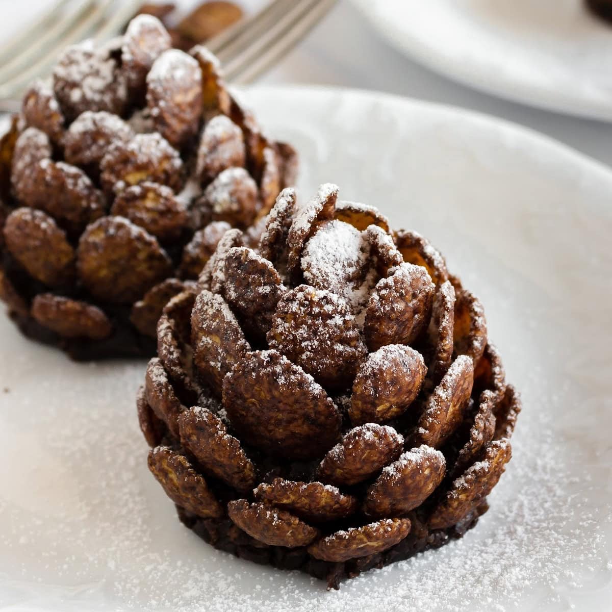 Christmas Edible Pine Cones Featured Image