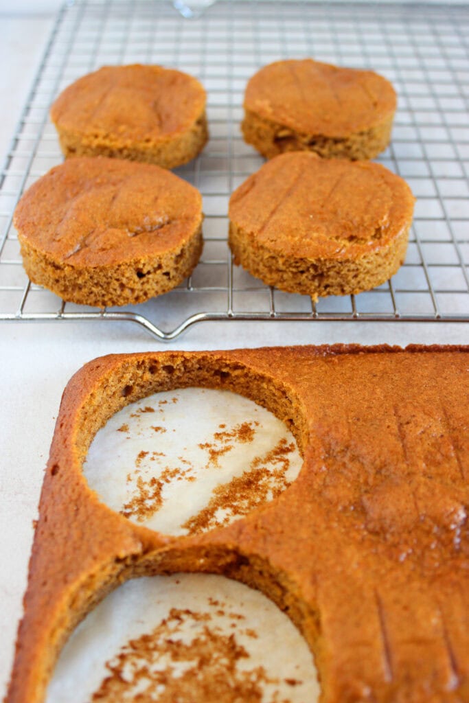 mini pumpkin cakes process photo