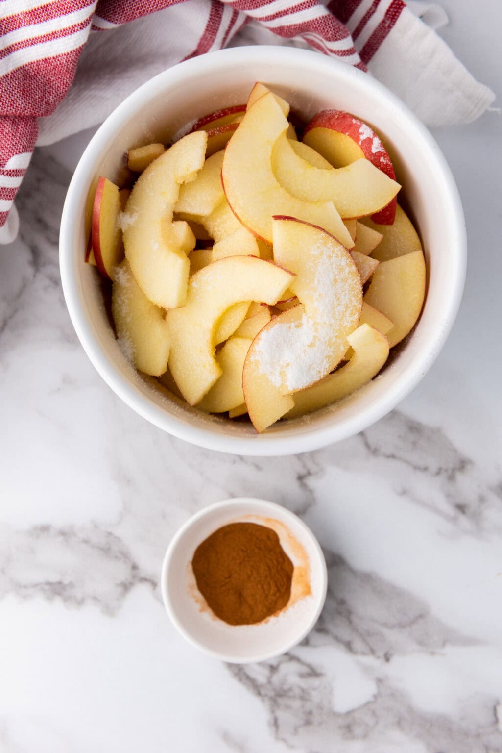 Sweet Baked Apple Roses with Cinnamon - Bite-Sized Bash