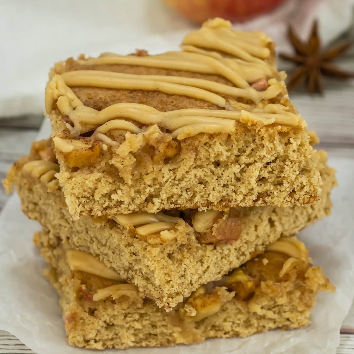 apple blondies featured image