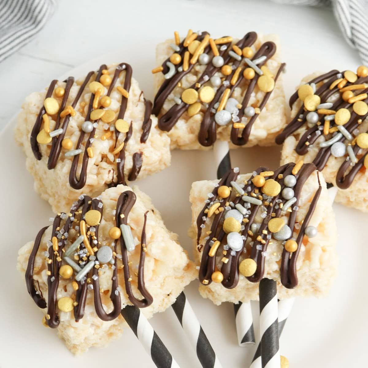 new years eve rice krispies treats featured image