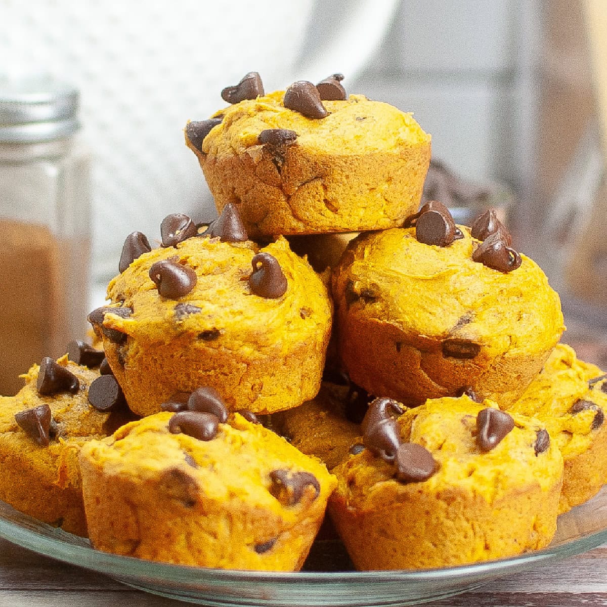 pumpkin spice muffins featured image