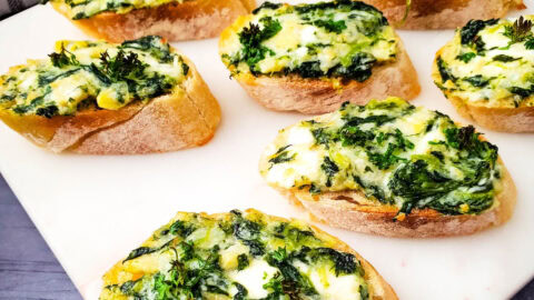 spinach artichoke crostini featured image