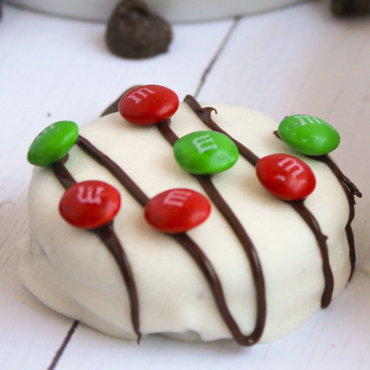 Chocolate Covered Christmas Light Oreos