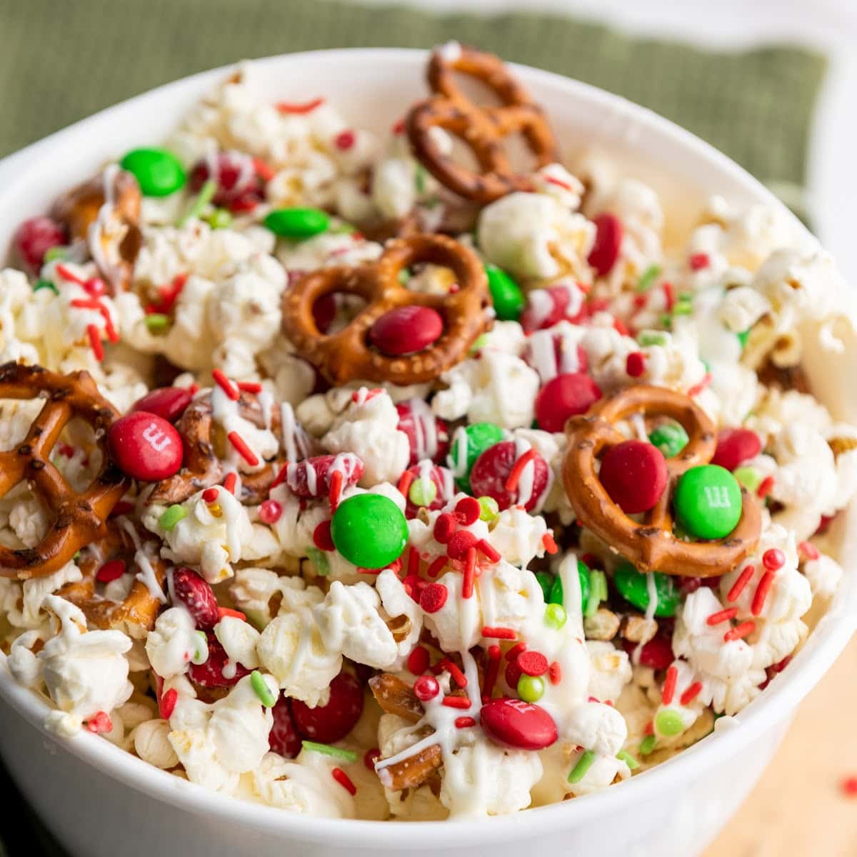 christmas popcorn featured image
