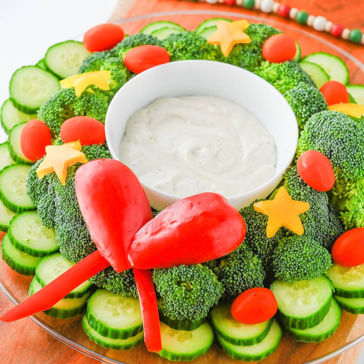 festive veggie wreat tray featured image