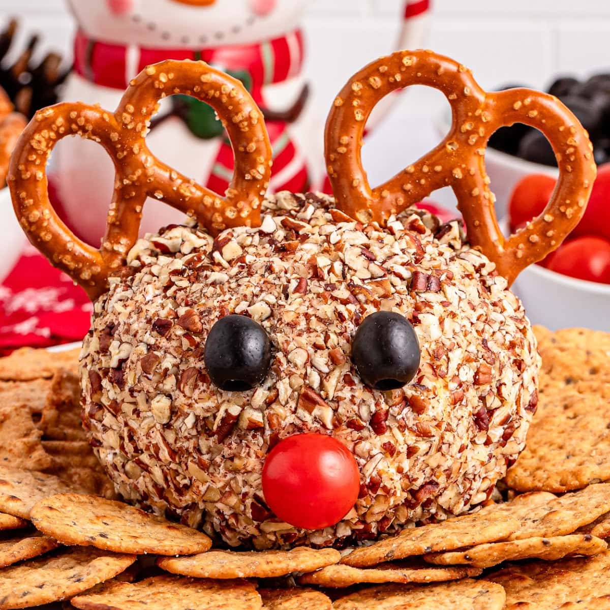 reindeer cheeseball featured image