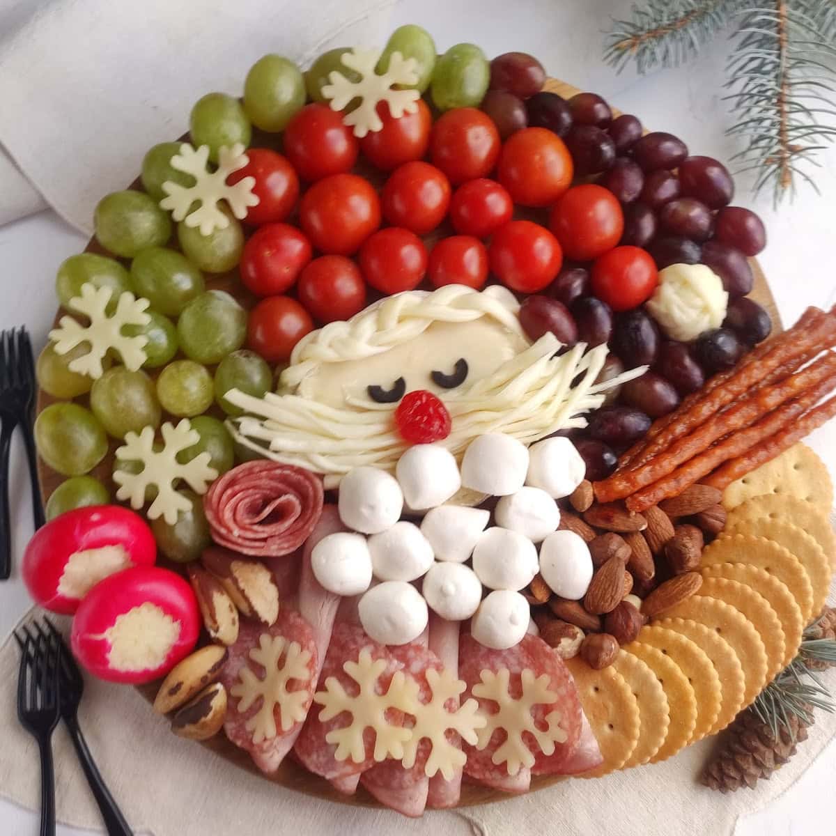 santa charcuterie board featured image