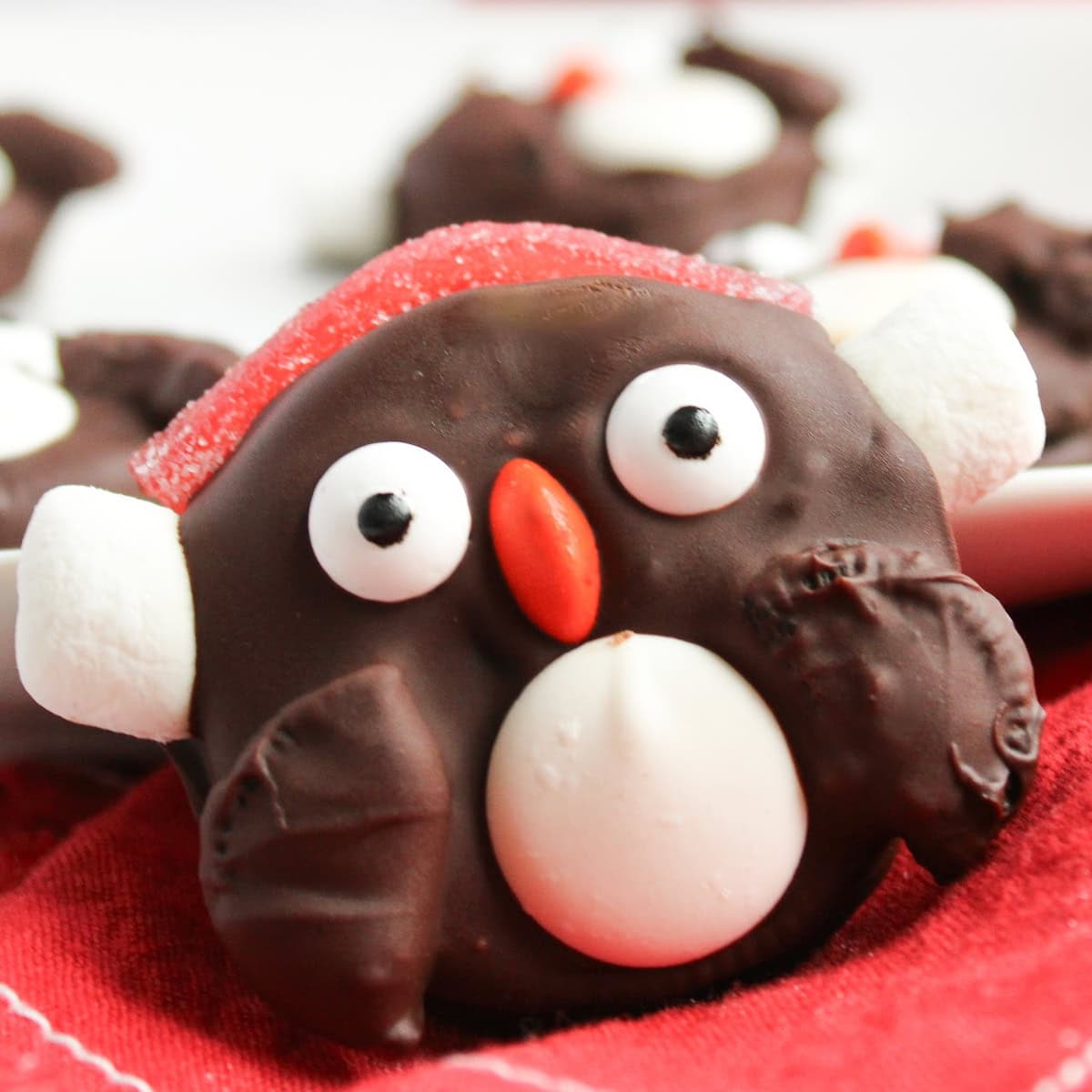 winter penguin oreos featured image