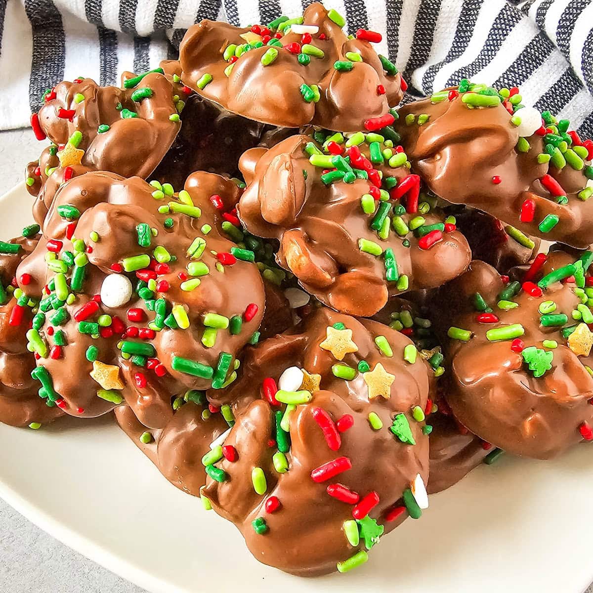 christmas crockpot candy featured image