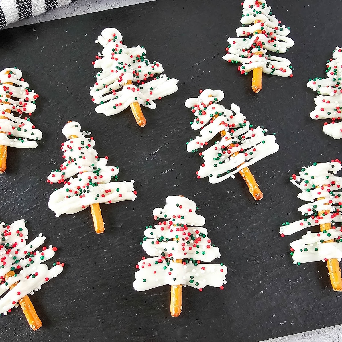 white chocolate mini pretzel trees featured image