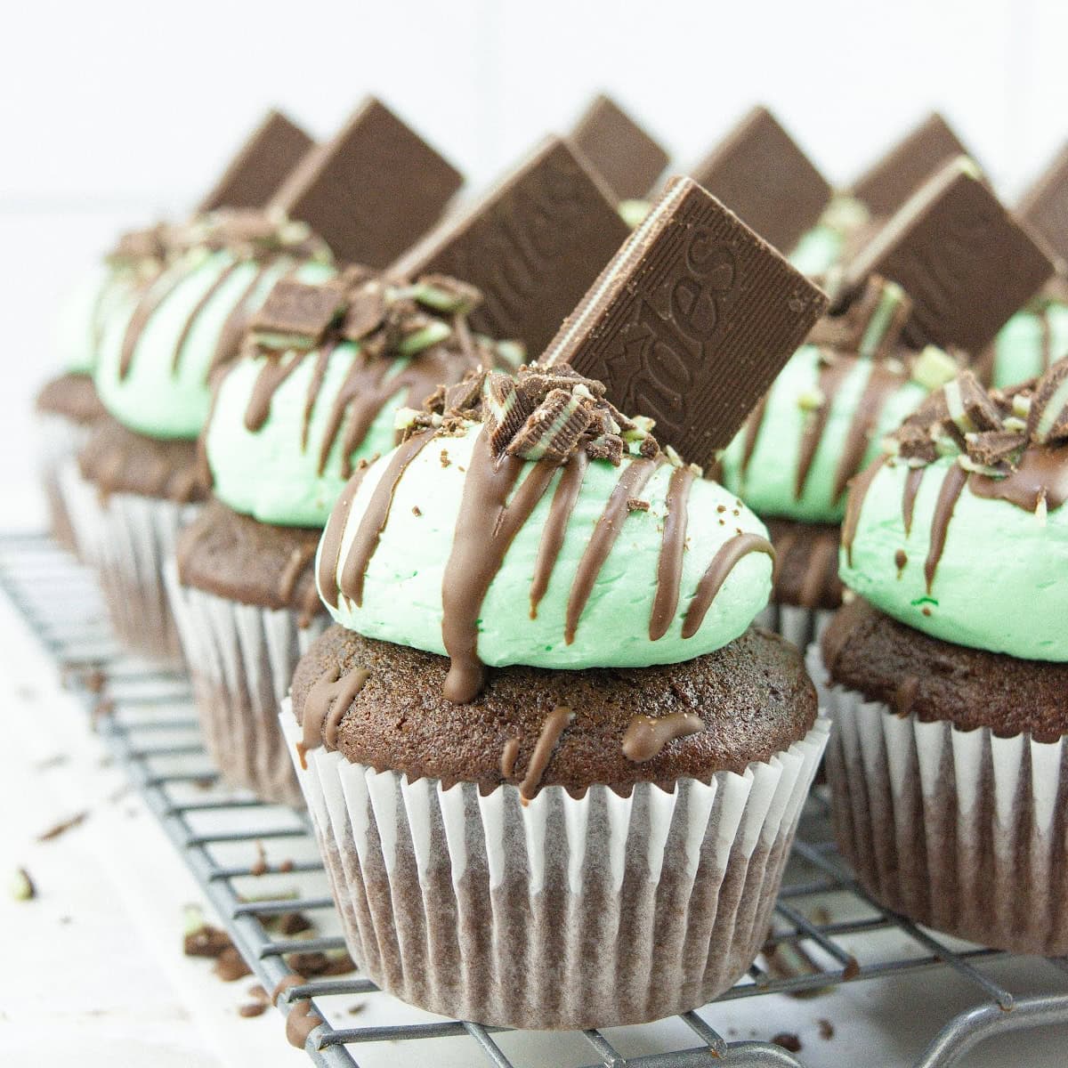 andes mint chocolate cupcakes featured image