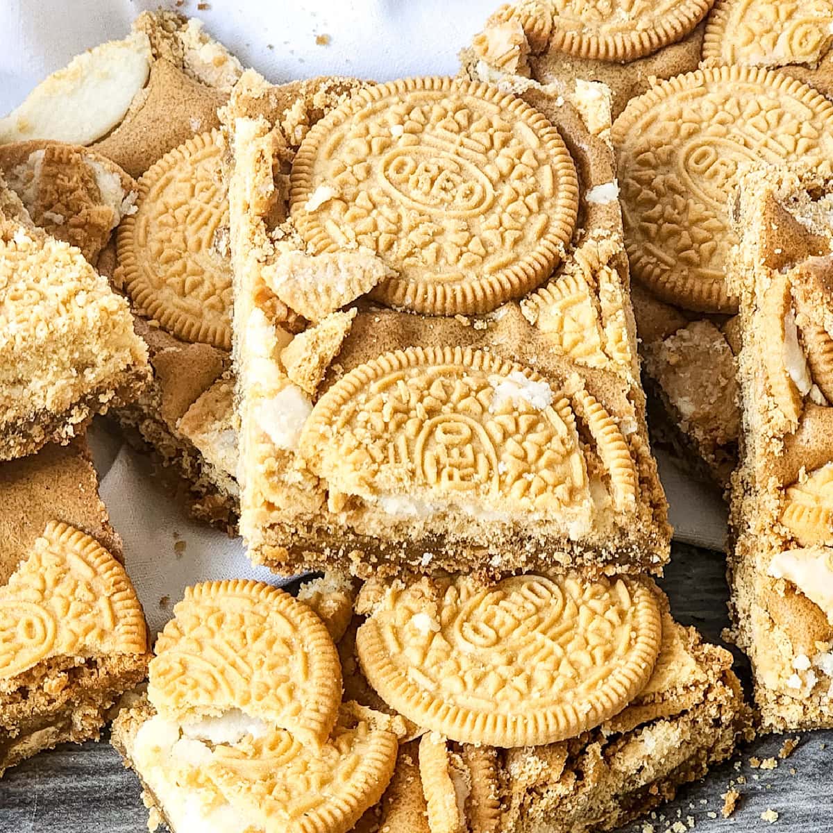 golden oreo blondies featured image