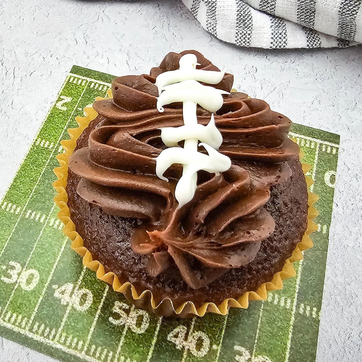 football cupcakes featured image
