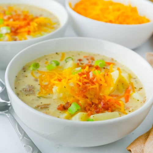 photo of the finished cheeseburger soup