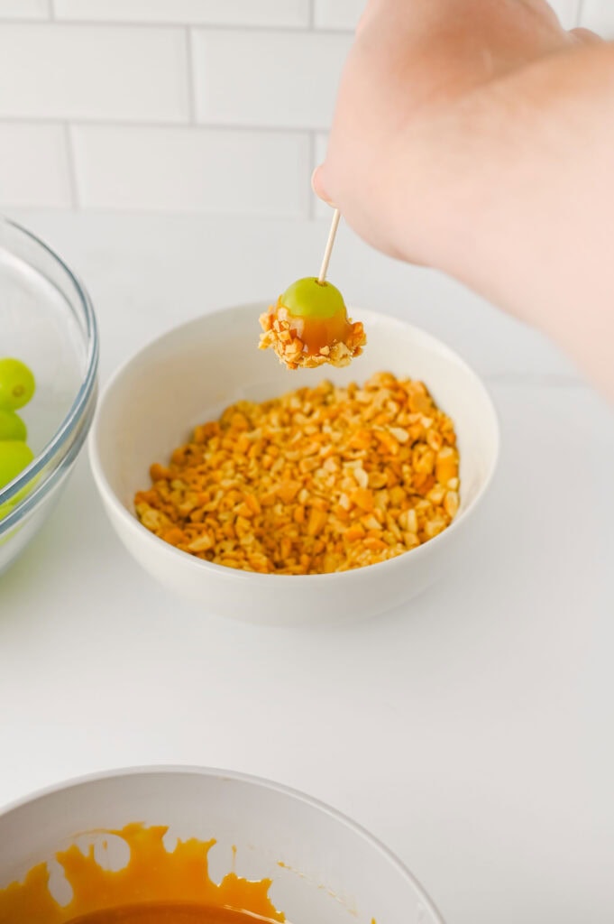 Caramel Dipped Grapes Process Photo