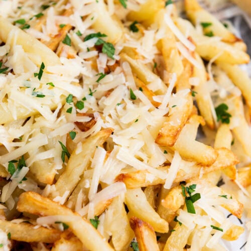 photo of the finished parmesan truffle fries