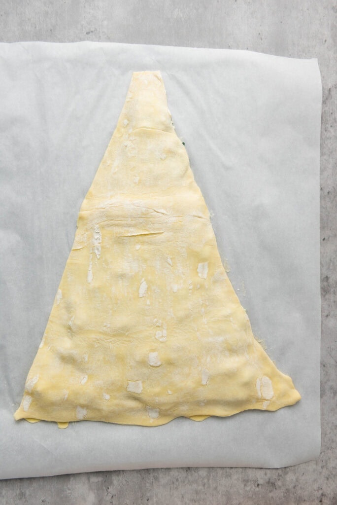 Christmas Tree Spinach Dip Puff Pastry process photo