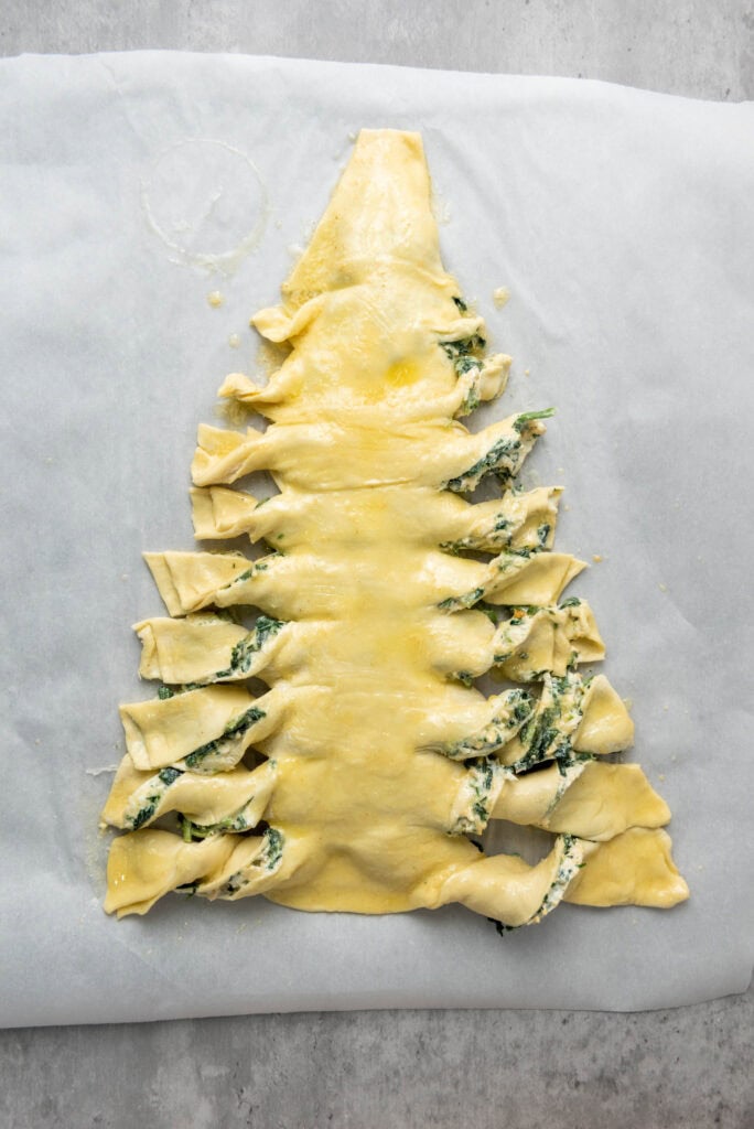 Christmas Tree Spinach Dip Puff Pastry process photo