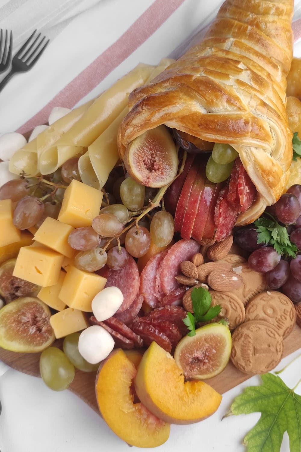 15+ Seasonal Thanksgiving Appetizer Recipes - Bite-Sized Bash