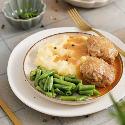 photo of the finished salisbury steak