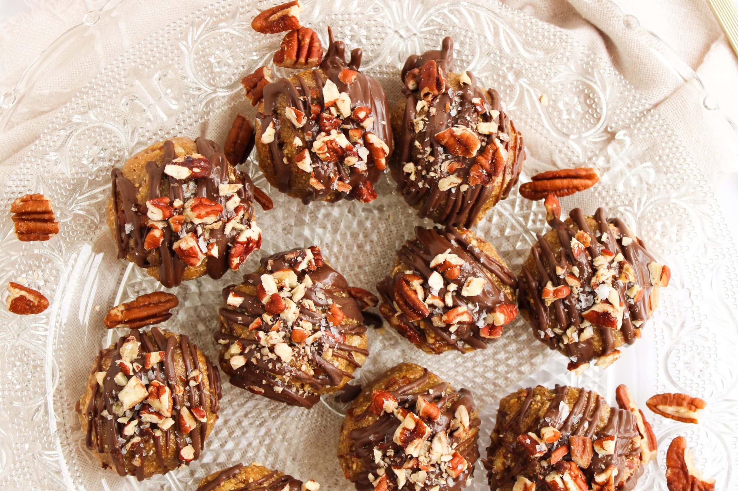 photo of the finished pecan pie balls
