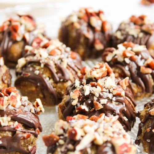 photo of the finished pecan pie balls