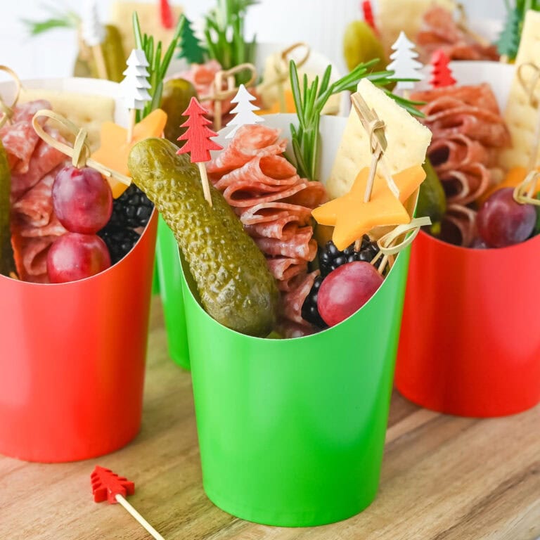 christmas charcuterie cups featured image