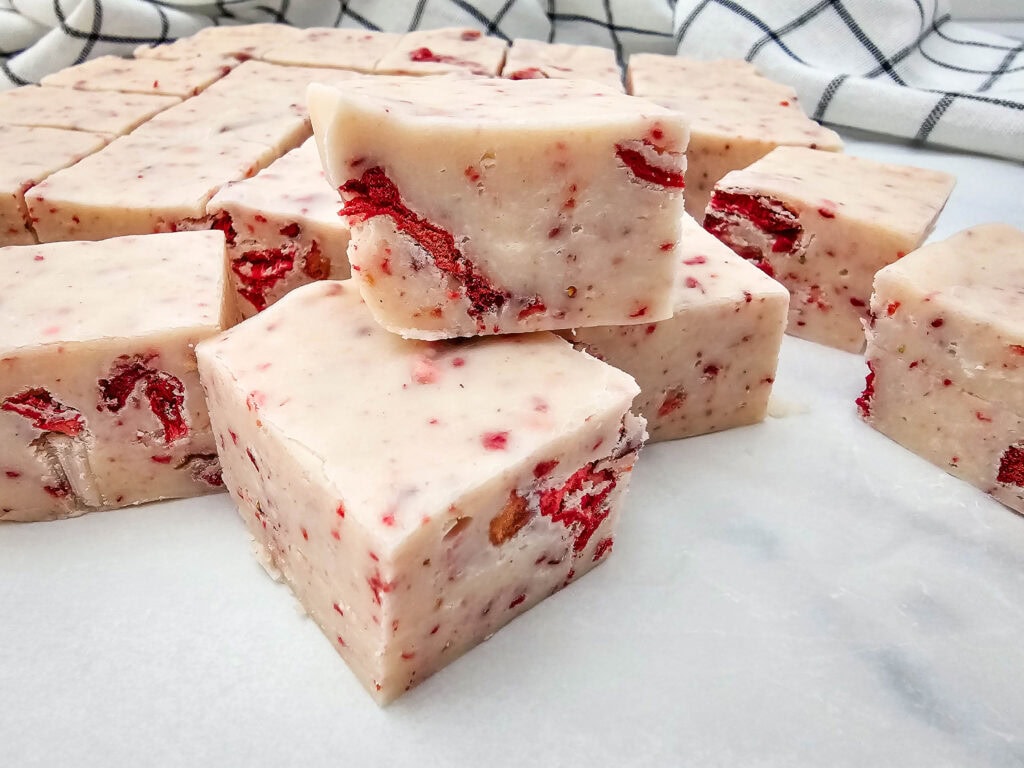 photo of the finished Strawberry Fudge