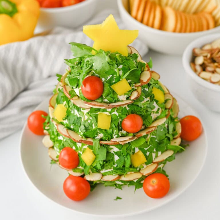 christmas tree cheeseball featured image