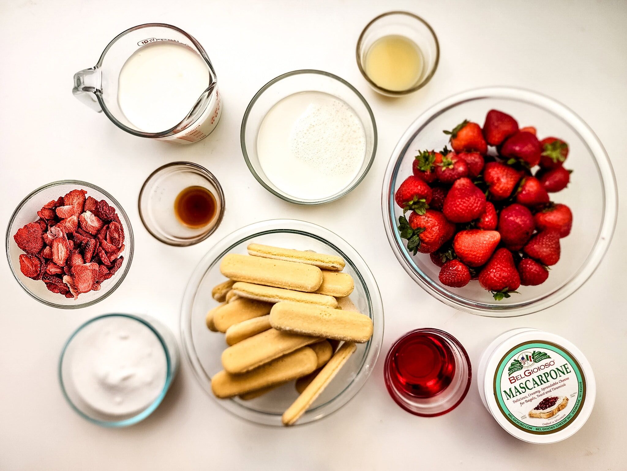strawberry tiramisu ingredients