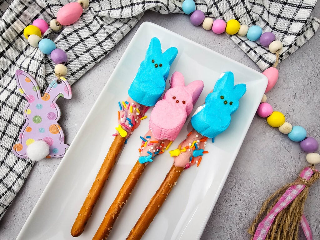photo of the finished Dipped Pretzel Peeps