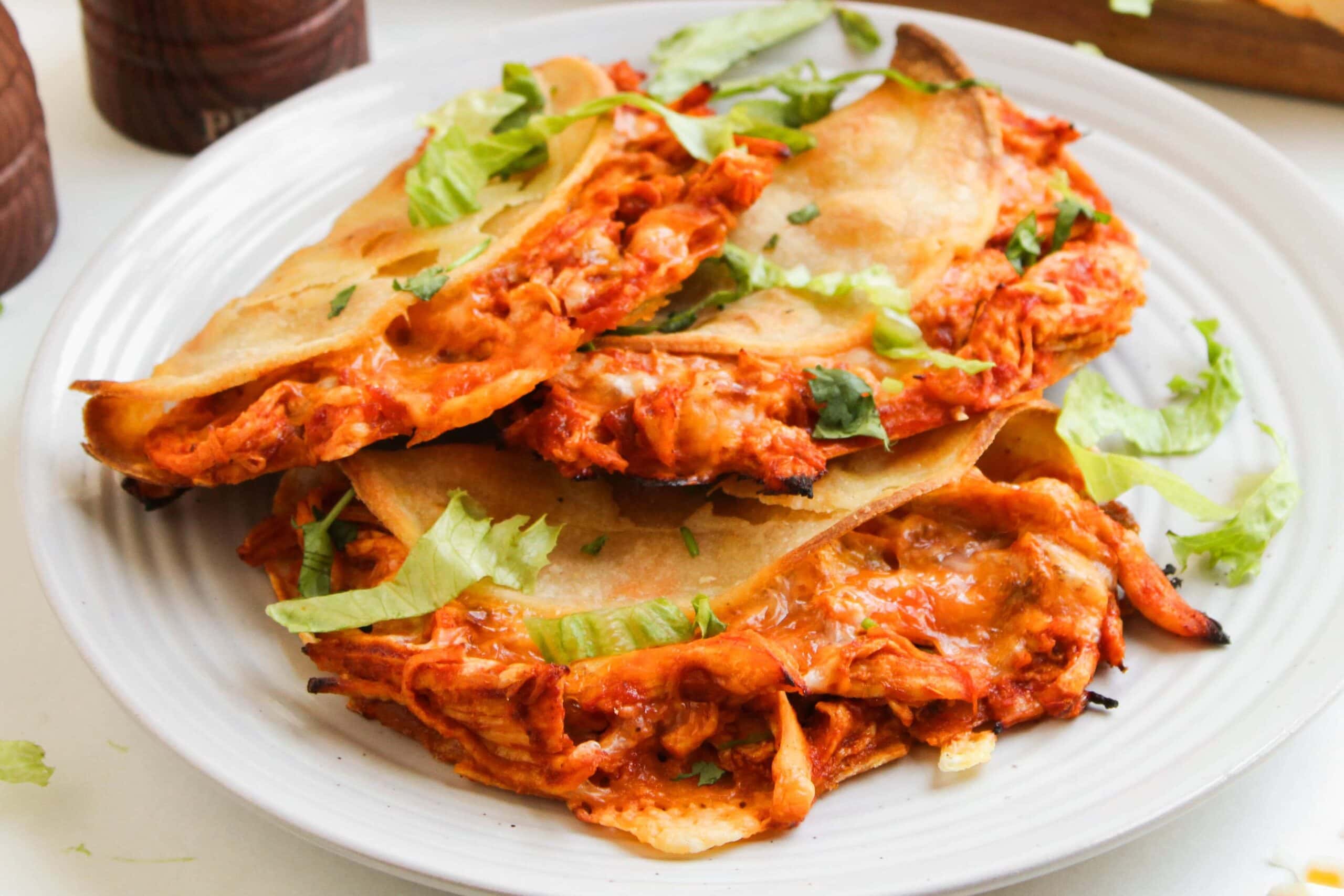 photo of the finished crispy baked chicken tacos