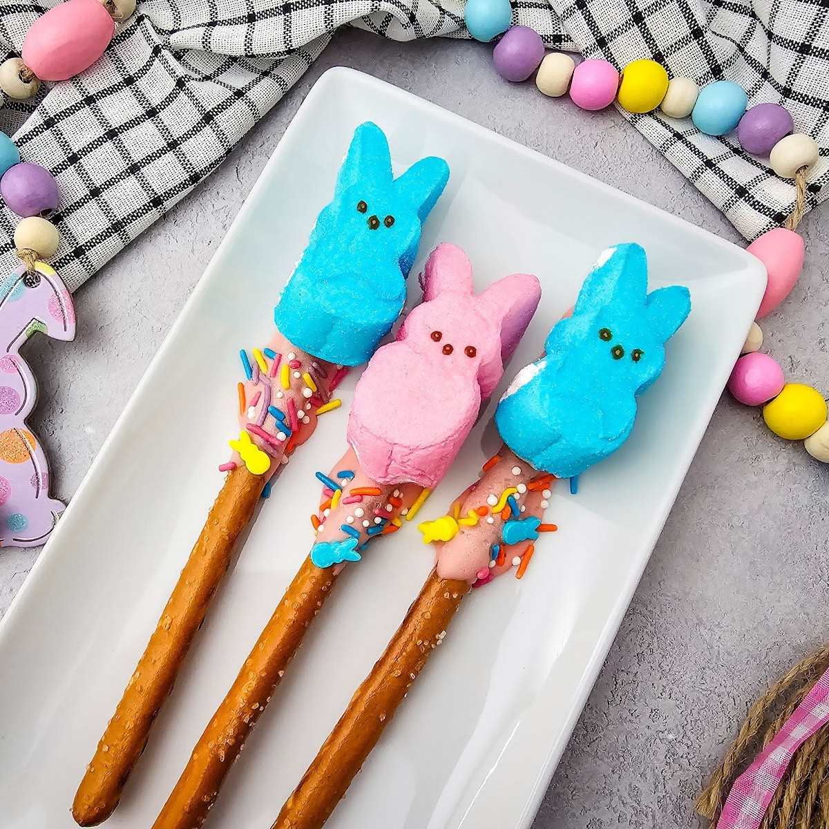 dipped pretzel peeps featured image