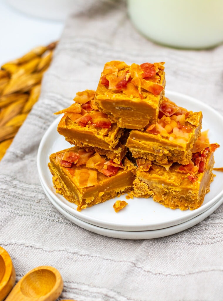 photo of the finished Maple Bacon Fudge