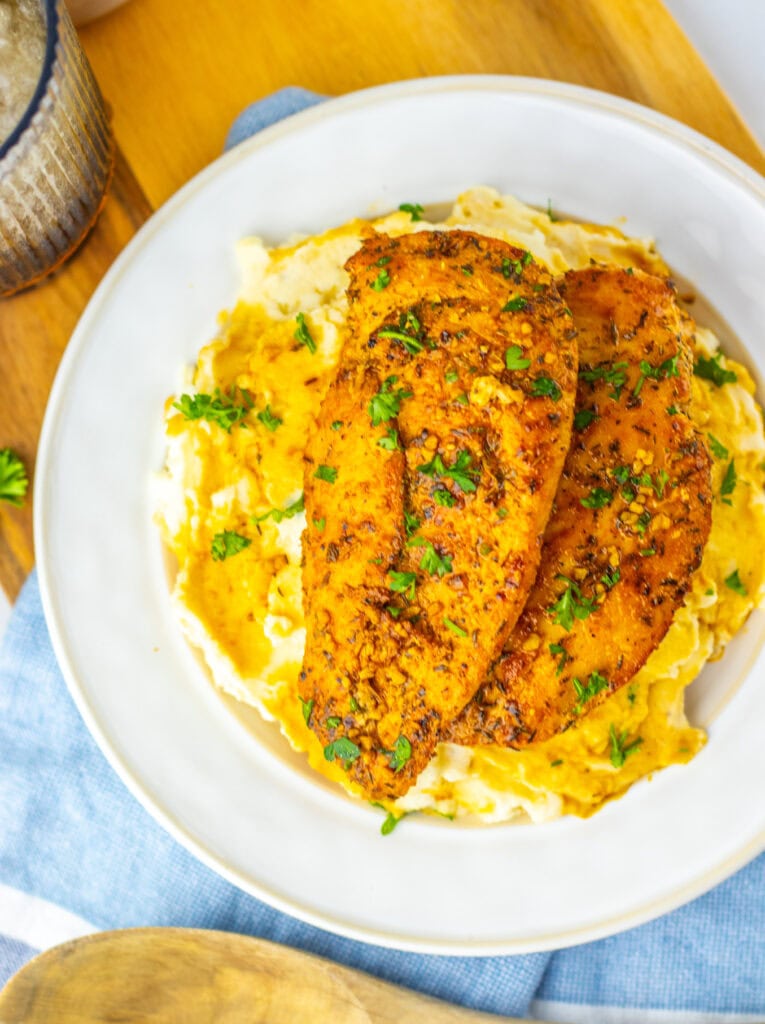 photo of the finished Saucy Garlic Herb Chicken