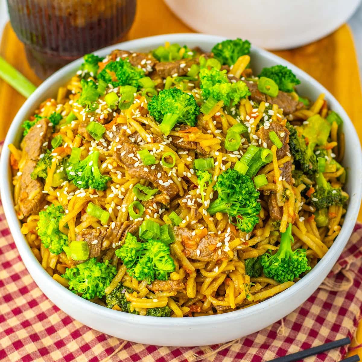 beef and broccoli lo mein featured image