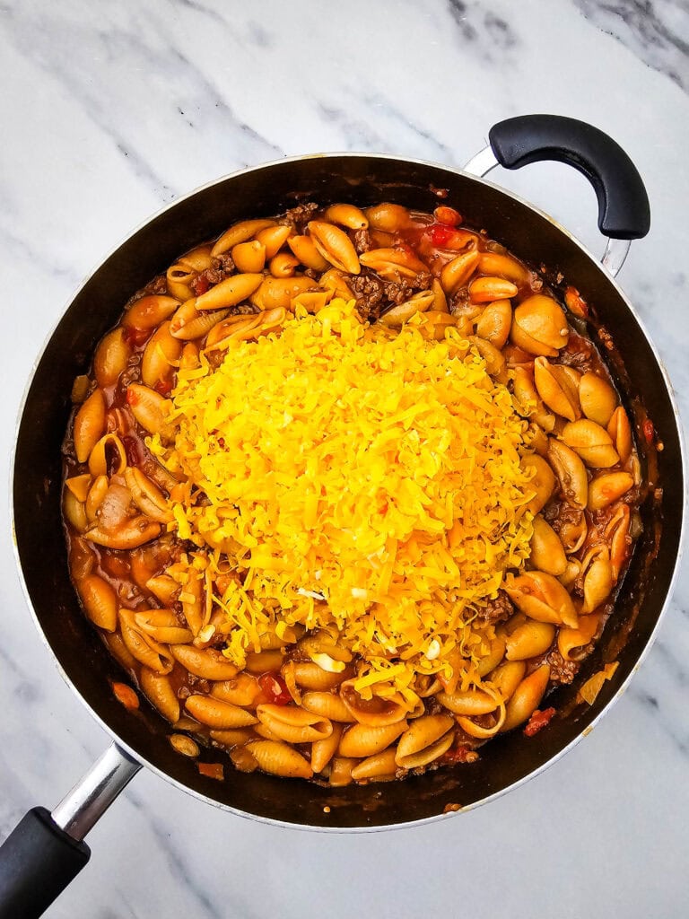 one pan cheeseburger pasta process photo