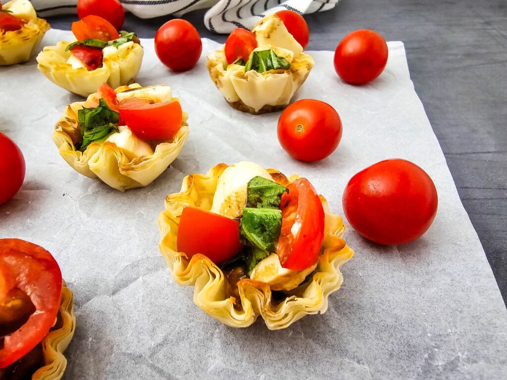 Mini Caprese Cups