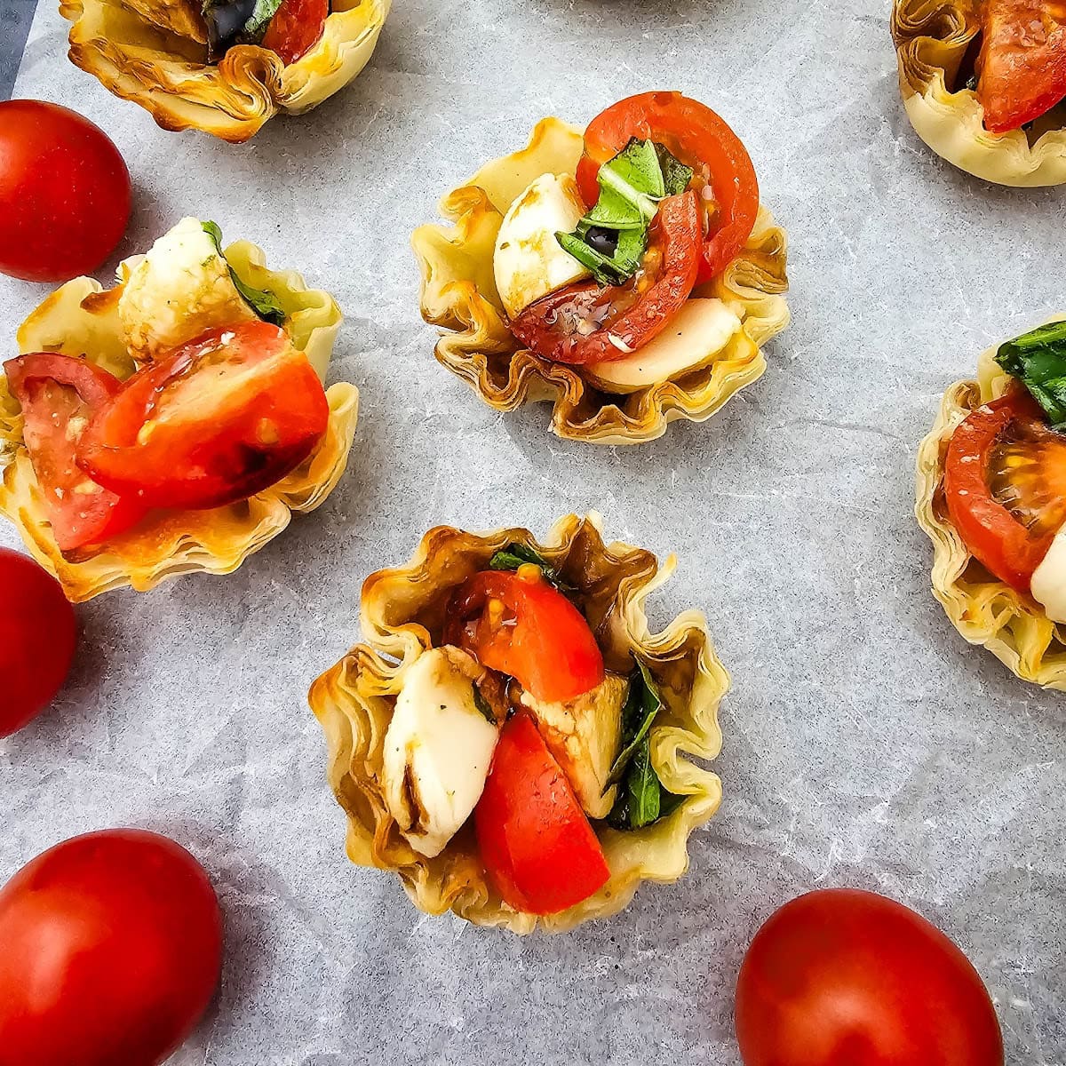 mini-caprese-cups-featured-image