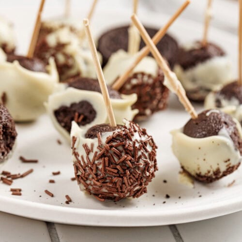 No-bake Oreo Cake Pops