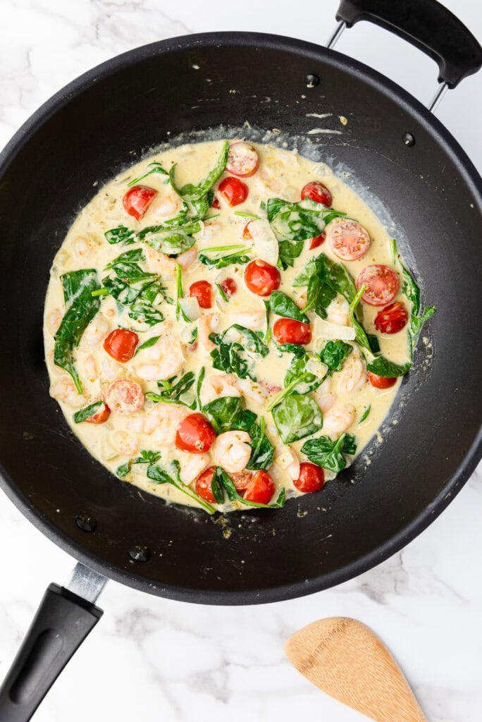 Spaghetti Scampi e Spinaci Process Photo
