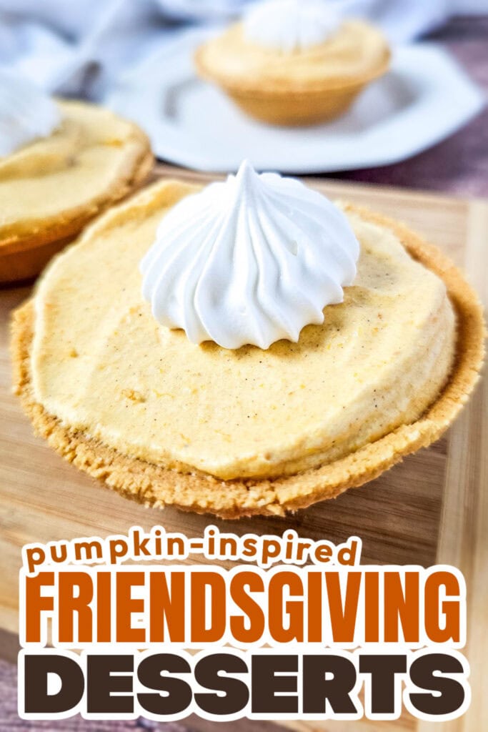 Pumpkin-Inspired Friendsgiving Dessert- Mini Pumpkin Marshmallow Pies