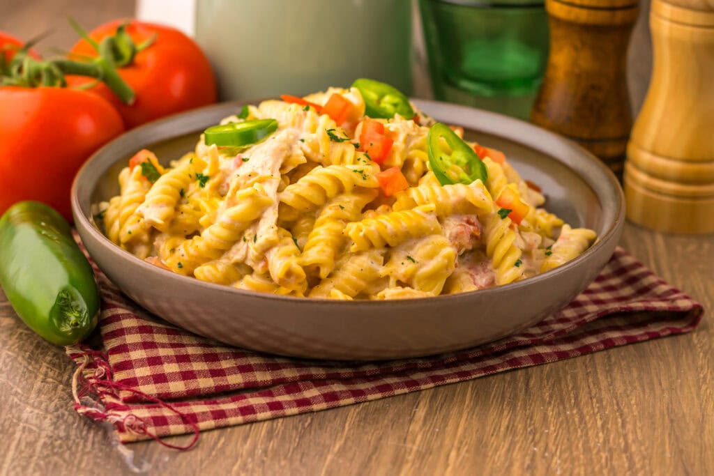 Slow Cooker Creamy Queso Chicken Pasta