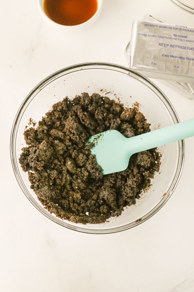 No Bake Oreo Pie Process Photo